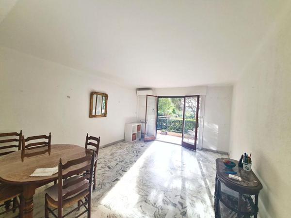 SANARY- T3 PROCHE PORT ET PLAGES A PIED