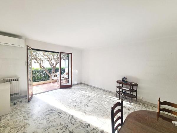 SANARY- T3 PROCHE PORT ET PLAGES A PIED