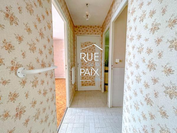 86100 SENILLE SAINT SAUVEUR Le charme et l'authenticité dans cette bâtisse