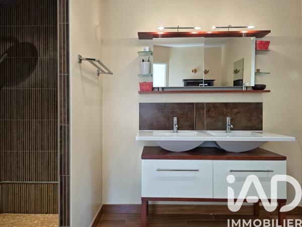 Maison à vendre 12 pièces 380 m² La Couronne