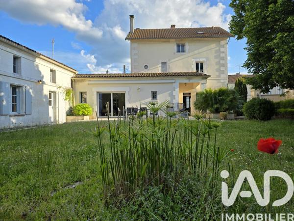 Maison à vendre 12 pièces 380 m² La Couronne