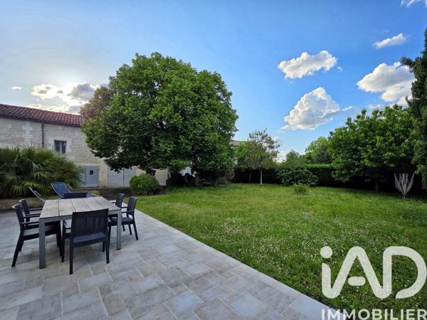 Maison à vendre 12 pièces 380 m² La Couronne
