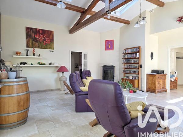 Maison à vendre 12 pièces 380 m² La Couronne