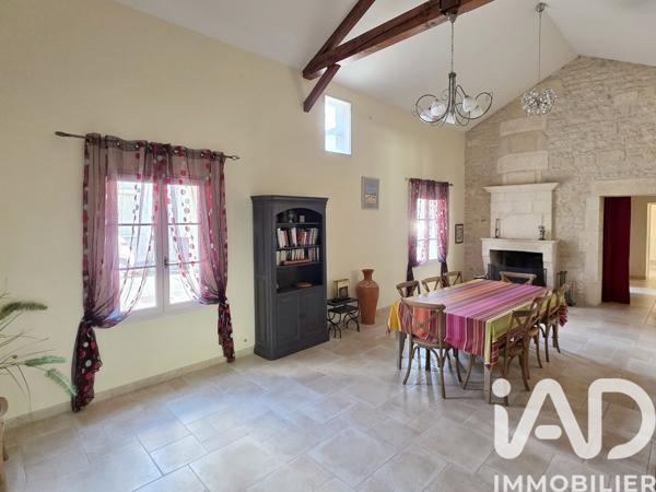 Maison à vendre 12 pièces 380 m² La Couronne
