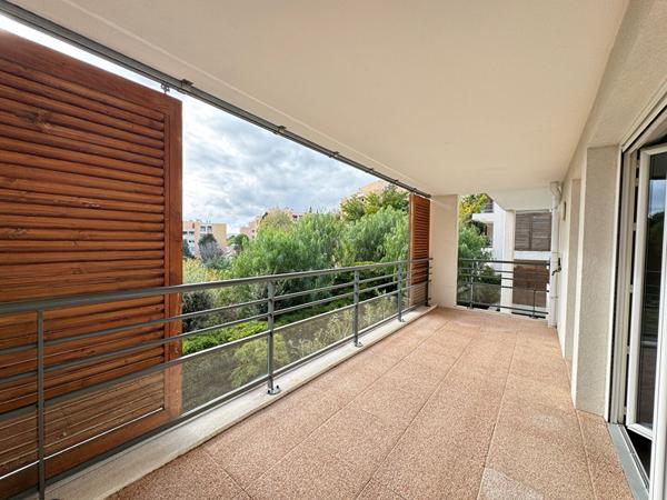 A louer Vert Beaumont 13012 Appartement type 2 avec terrasse et garage