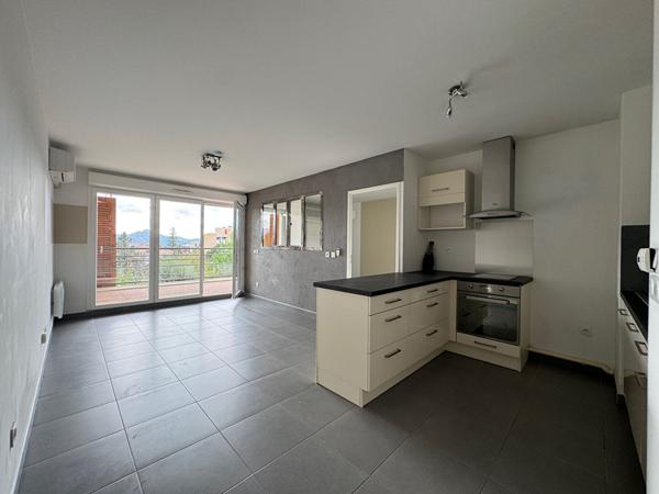 A louer Vert Beaumont 13012 Appartement type 2 avec terrasse et garage