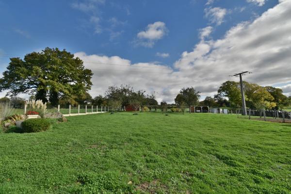 Maison à la campagne, proche Creuse à SAINT PLANTAIRE (36)