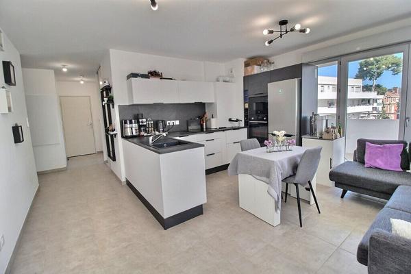 Marseille 10ème : Appartement T3 avec terrasse 28 m² et parking en sous-sol