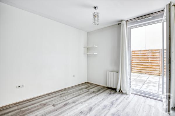 Appartement F3 à vendre  3 pièces - 63 m2 LA COURNEUVE - 93