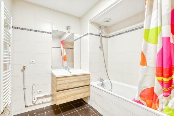 Appartement F3 à vendre  3 pièces - 63 m2 LA COURNEUVE - 93