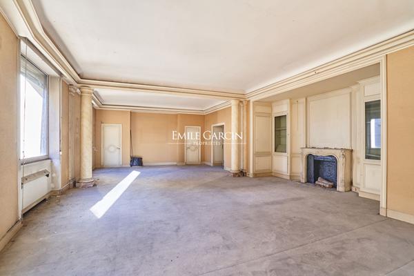 À Vendre - Immeuble Walter - Appartement -  Studio - Chambres de service - Box - Paris - 75016