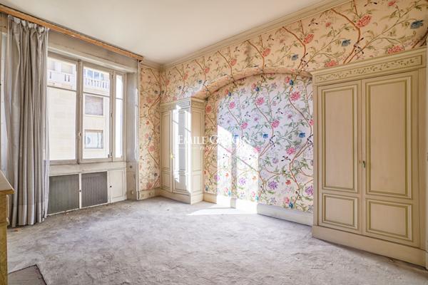 À Vendre - Immeuble Walter - Appartement -  Studio - Chambres de service - Box - Paris - 75016