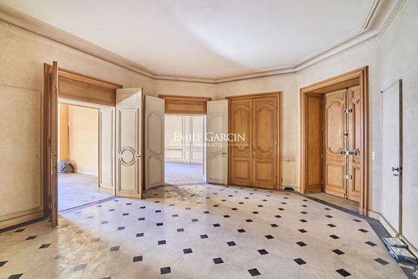 À Vendre - Immeuble Walter - Appartement -  Studio - Chambres de service - Box - Paris - 75016