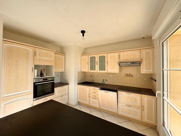 NOAILLES PROCHE MAISON 5 PIECES SEJOUR DOUBLE CUISINE AMENAGEE 3 CHAMBRES SALLE DE BAINS SOUS-SOL TOTAL JARDIN