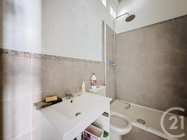 Maison à vendre  6 pièces - 131,04 m 2   BARBENTANE  - 13