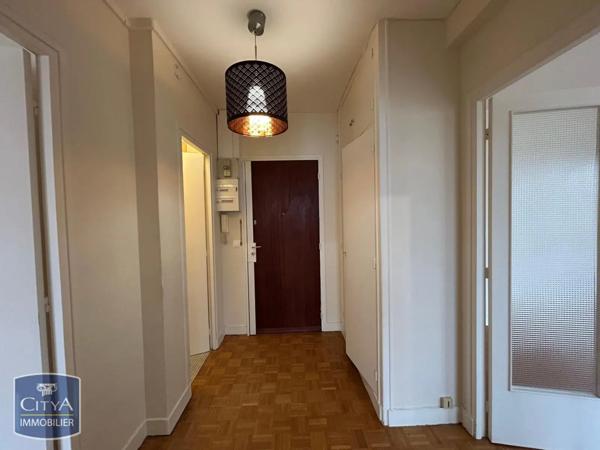 Appartement à louer 2 pièces 56.7m²