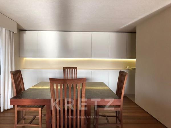 Villa d'architecte avec vue dégagée et imprenable sur le village de Saint-Paul-de-Vence