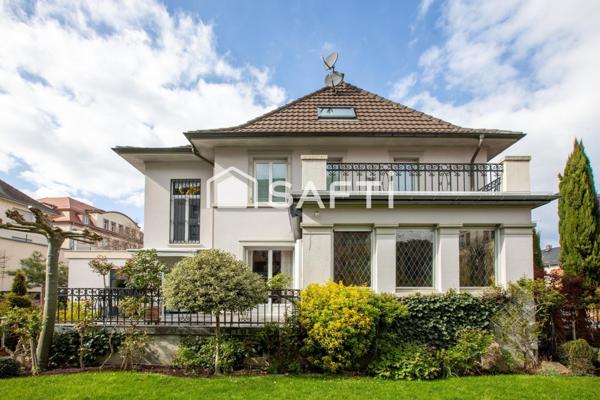 Somptueuse Demeure de Caractère au Cœur de Saint-Louis – 391 m2 de Prestige et de Modularité