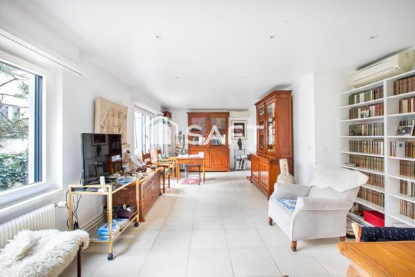 Somptueuse Demeure de Caractère au Cœur de Saint-Louis – 391 m2 de Prestige et de Modularité