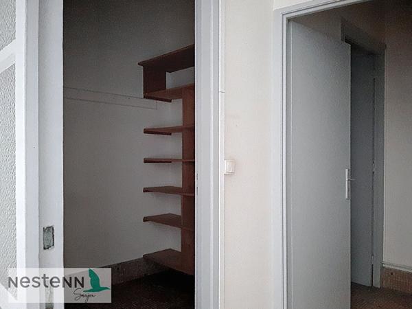 A vendre en plein centre du Gua, un grand appartement et un local à aménager au rez de chaussée