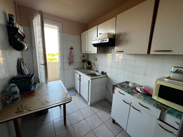 A VENDRE SORGUES Appartement  4 pièce(s)