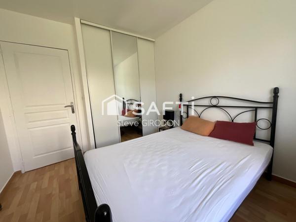 Maison de plain-pied vendue louée, offrant un investissement locatif sécurisé avec locataire en place.