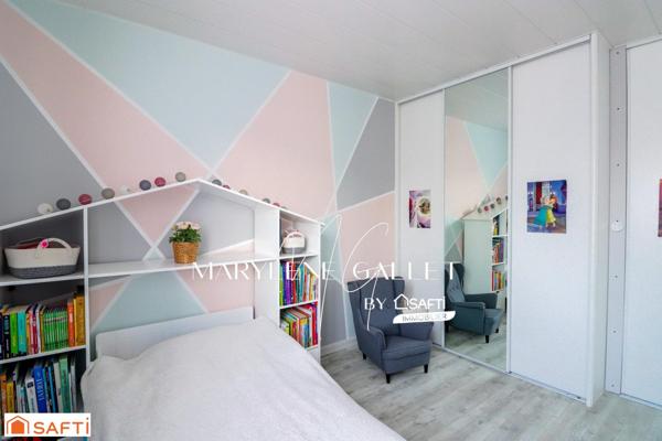 Au calme dans quartier pavillonnaire proche forêt.