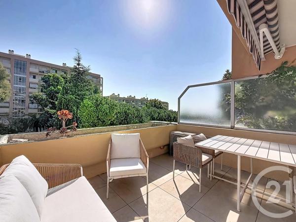 Appartement F2 à vendre  2 pièces - 30,50 m 2   NICE  - 06
