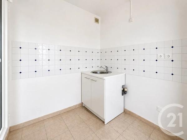 Appartement Studio à vendre  1 pièce - 23,39 m 2   ST LAURENT DU VAR  - 06