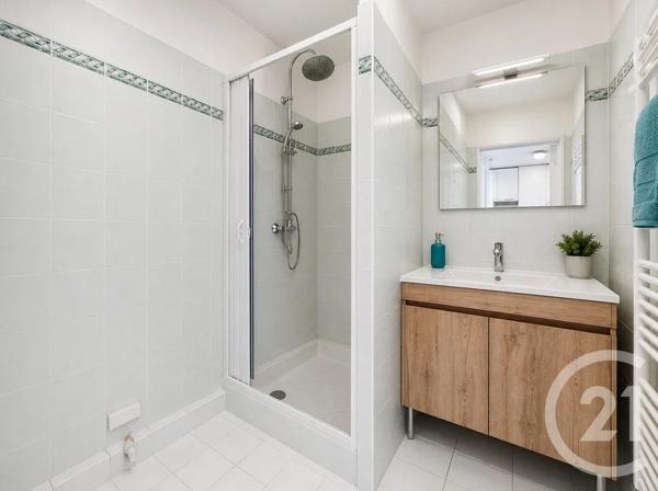 Appartement Studio à vendre  1 pièce - 23,39 m 2   ST LAURENT DU VAR  - 06