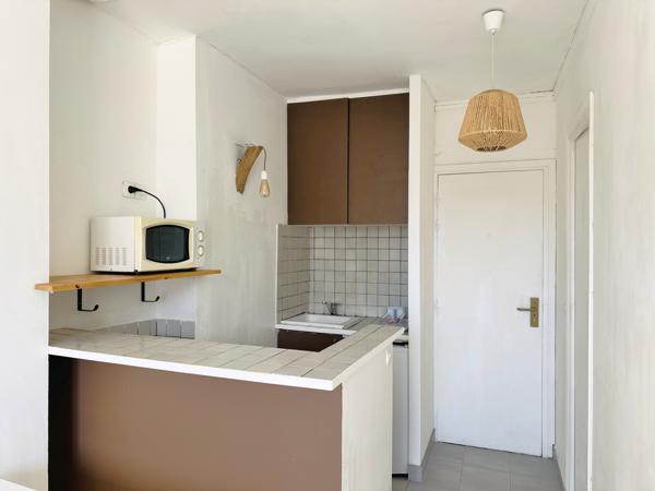 Studio 20,15 m² – Paris 17e – Dernier étage