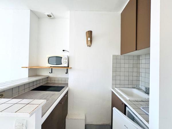 Studio 20,15 m² – Paris 17e – Dernier étage