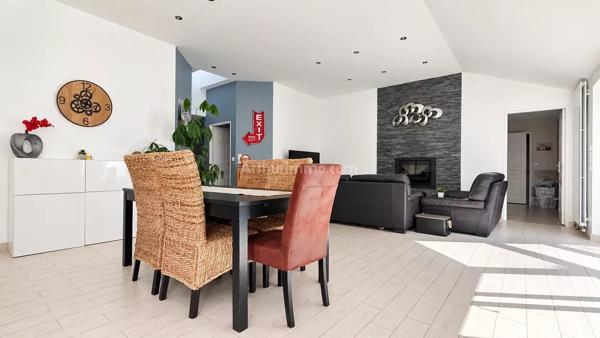 Vente                                                      Maison
                        
                     6 pièces                      152 m2                     à Bondoufle