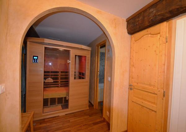 Maison de plus de 290 m2 avec plus de 6 000 m2  de terrain
