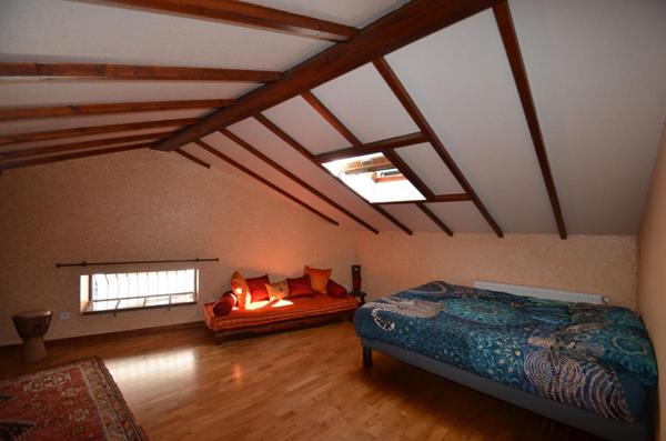 Maison de plus de 290 m2 avec plus de 6 000 m2  de terrain