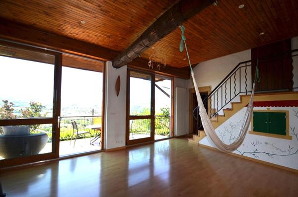 Maison de plus de 290 m2 avec plus de 6 000 m2  de terrain