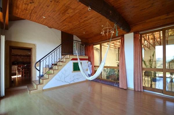 Maison de plus de 290 m2 avec plus de 6 000 m2  de terrain