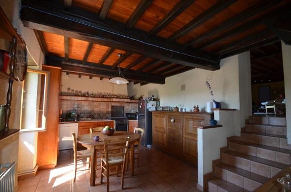 Maison de plus de 290 m2 avec plus de 6 000 m2  de terrain