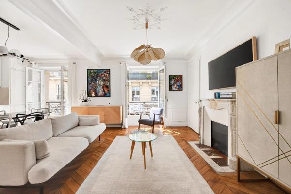 Appartement Paris 16e - VICTOR HUGO / GUSTAVE COURBET