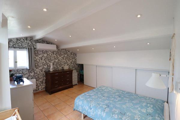 Maison Morieres Les Avignon 4 pièce(s) 91 m2