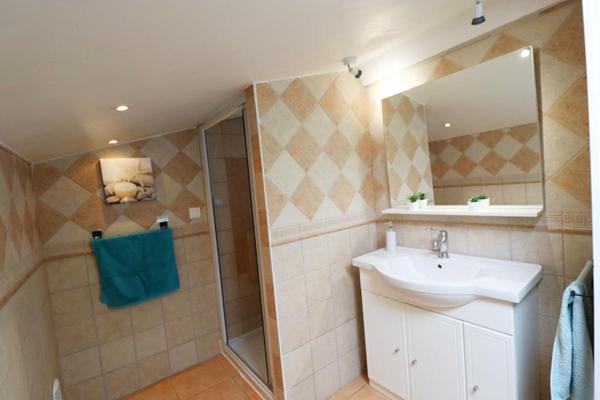 Maison Morieres Les Avignon 4 pièce(s) 91 m2