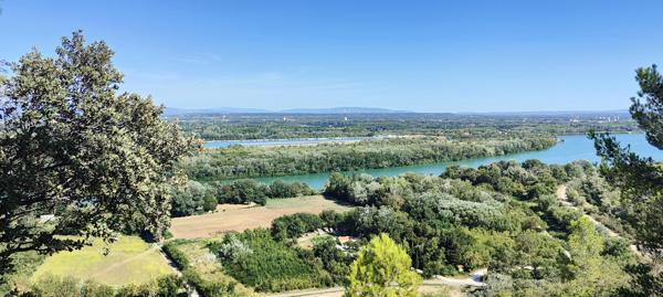 Villeneuve-lès-Avignon (30400) terrain 1000m2 en zone naturelle