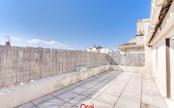 Appartement à vendre    3 pièces • 55 m2 Marseille 1