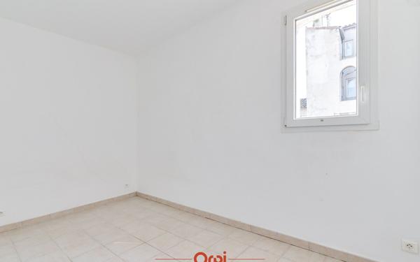 Appartement à vendre    3 pièces • 55 m2 Marseille 1