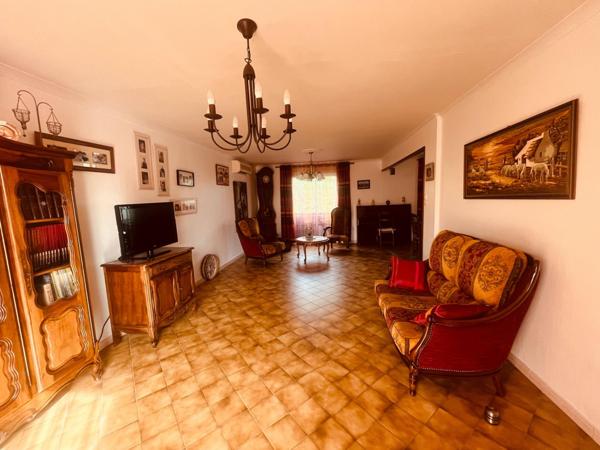 Maison de 194 m²- terrain de 645 m²- 30620 AUBORD