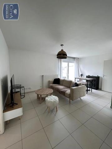 Appartement à louer 2 pièces 42.44m² Fleury-les-Aubrais (45400)