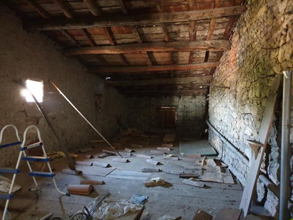 LA MAISON AUX VOLETS VIOLETS