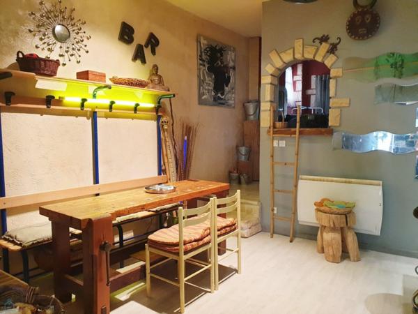 LA MAISON AUX VOLETS VIOLETS