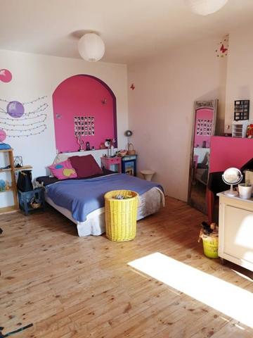 LA MAISON AUX VOLETS VIOLETS