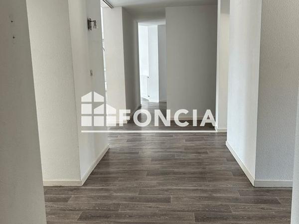 Location Appartement 4 pièces 143.9 m² - 60, AVENUE GAMBETTA Roanne 42300